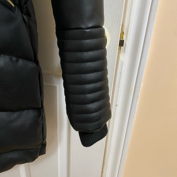 Revamped leather parka - Picture 6 of 7